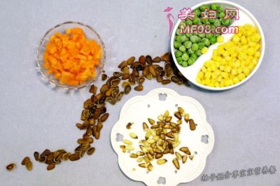 松仁豌豆玉米怎么做好吃 家常松仁豌豆玉米的做法