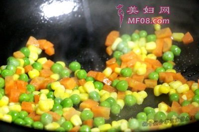 松仁豌豆玉米怎么做好吃 家常松仁豌豆玉米的做法