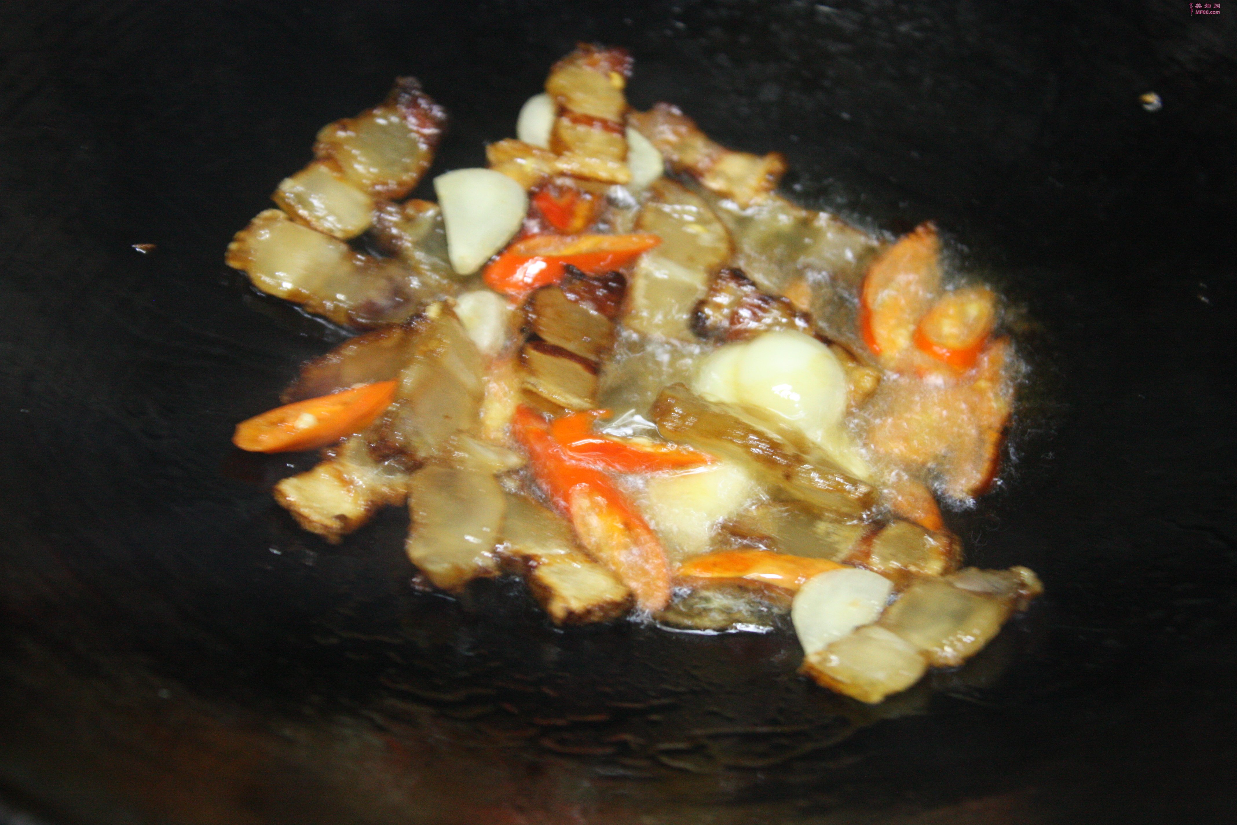 家常芦蒿炒腊肉的做法 芦蒿炒腊肉怎么做好吃