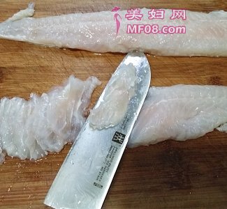 芙蓉熘鱼片怎么做好吃 芙蓉熘鱼片的家常做法