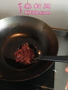 黄豆牛肉煲怎么做好吃 黄豆牛肉煲最正宗的做法