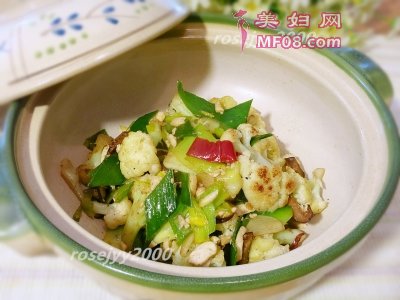干锅咸蛋白花菜最正宗的做法 家常干锅咸蛋白花菜的做法
