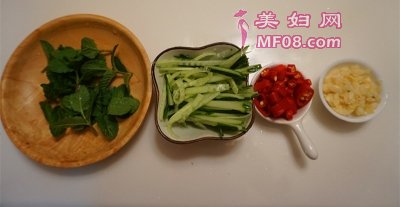 家常薄荷白肉卷的做法 薄荷白肉卷怎么做好吃