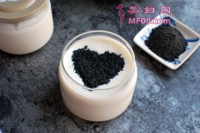 黑芝麻酸奶怎么做好吃 黑芝麻酸奶最正宗的做法
