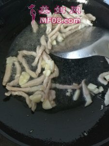芹菜苔炒土豆丝最正宗的做法 家常芹菜苔炒土豆丝的做法