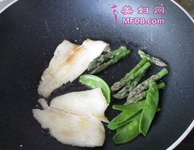 香煎鲽鱼片怎么做 香煎鲽鱼片的做法