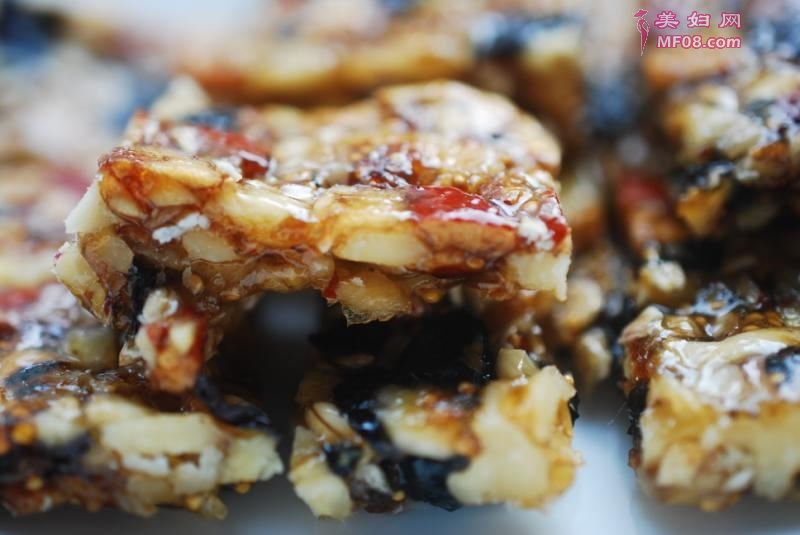 轻食坚果能量棒怎么做 轻食坚果能量棒的做法