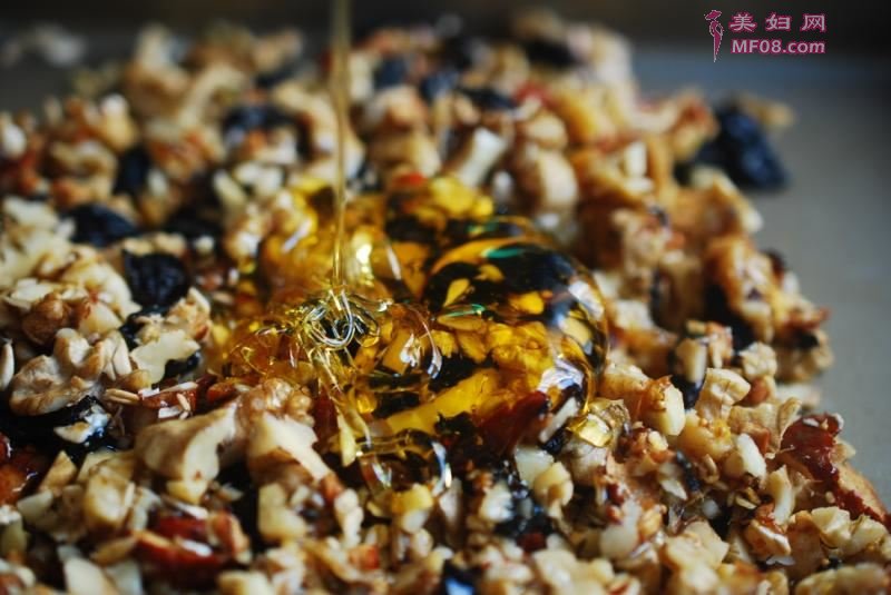 轻食坚果能量棒怎么做 轻食坚果能量棒的做法