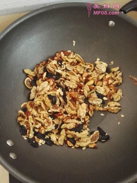 轻食坚果能量棒怎么做 轻食坚果能量棒的做法