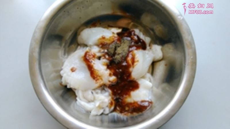 黑胡椒烤墨鱼仔怎么做好吃 家常黑胡椒烤墨鱼仔的做法