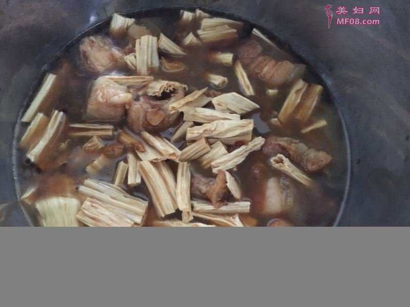 腐竹五花肉怎么做好吃 家常腐竹五花肉的做法