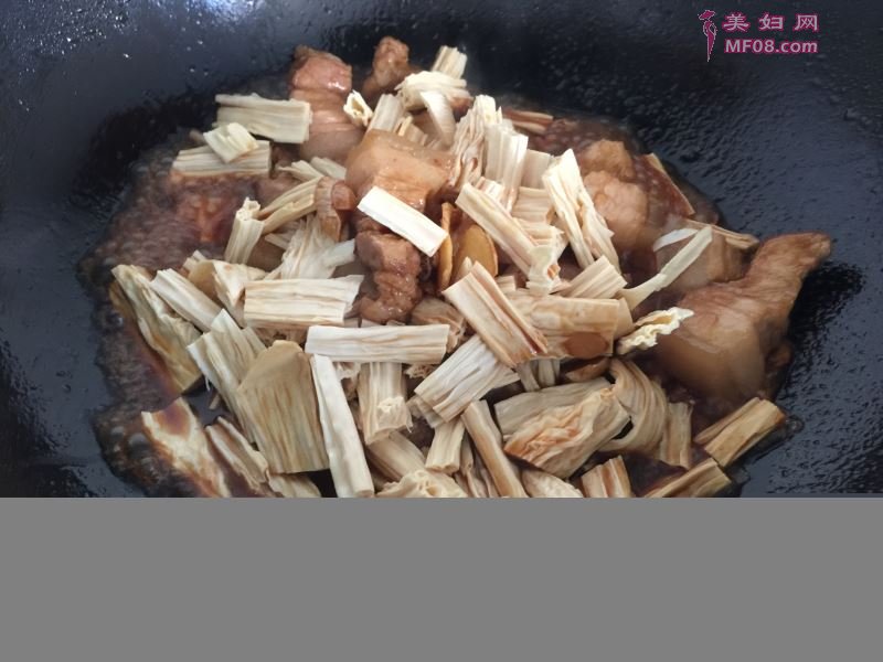 腐竹五花肉怎么做好吃 家常腐竹五花肉的做法
