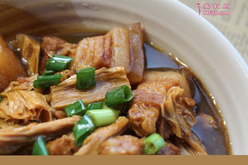 腐竹五花肉怎么做好吃 家常腐竹五花肉的做法