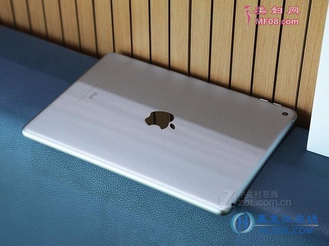 ƻiPadṩ˸ܡĻ͸õ䱸9.7Ӣֱ2640x9606ĴĪʾA9洢128GB̬Ӳ̣802.11ac磬4.2LTEֲ֧ϵͳiOS 10.3
