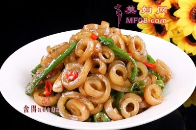 青椒爆猪皮最正宗的做法 家常青椒爆猪皮的做法