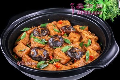 青椒爆猪皮最正宗的做法 家常青椒爆猪皮的做法