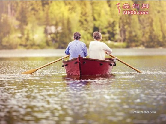 一个女人深爱男人会有哪些表现？