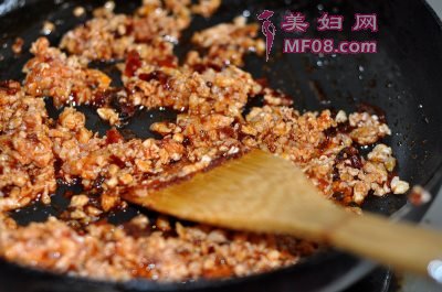 蒜香肉末烤茄子怎么做好吃 家常蒜香肉末烤茄子的做法