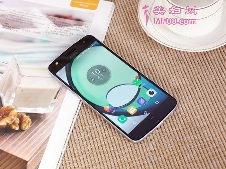 图为 Moto Z Play