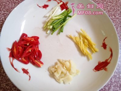 爆炒花甲怎么做好吃 家常爆炒花甲的做法