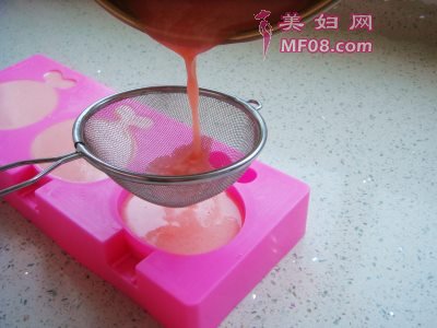 草莓卡通布丁最正宗的做法 家常草莓卡通布丁的做法