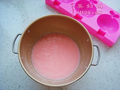 草莓卡通布丁最正宗的做法 家常草莓卡通布丁的做法