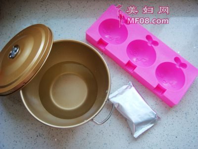 草莓卡通布丁最正宗的做法 家常草莓卡通布丁的做法
