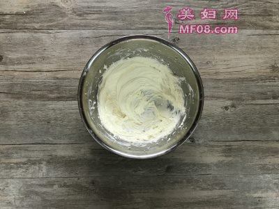 樱花草莓慕斯怎么做好吃 樱花草莓慕斯最正宗的做法