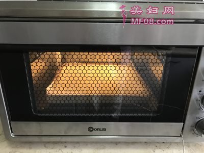 樱花草莓慕斯怎么做好吃 樱花草莓慕斯最正宗的做法