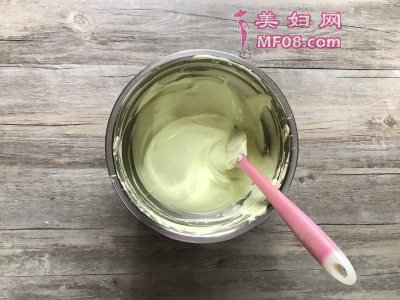 樱花草莓慕斯怎么做好吃 樱花草莓慕斯最正宗的做法