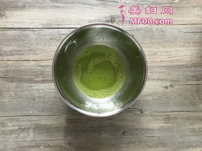 樱花草莓慕斯怎么做好吃 樱花草莓慕斯最正宗的做法