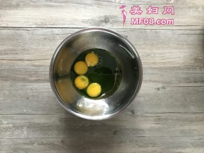 樱花草莓慕斯怎么做好吃 樱花草莓慕斯最正宗的做法