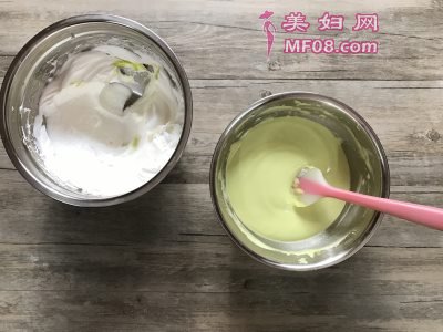 樱花草莓慕斯怎么做好吃 樱花草莓慕斯最正宗的做法