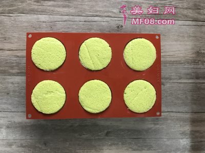 樱花草莓慕斯怎么做好吃 樱花草莓慕斯最正宗的做法