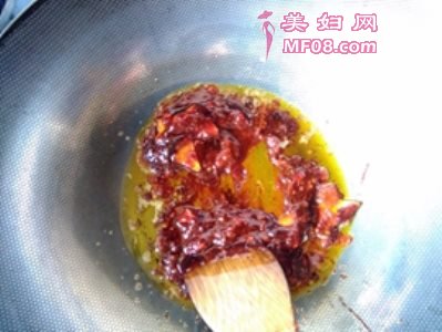 十三香烧小龙虾怎么做好吃 家常十三香烧小龙虾的做法