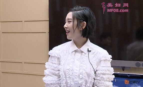 唐艺昕又来秀恩爱了!公然喊话要张若昀送包包