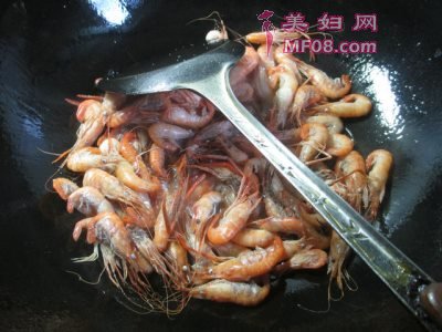 梅豆炒河虾最正宗的做法 家常梅豆炒河虾的做法