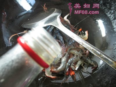 梅豆炒河虾最正宗的做法 家常梅豆炒河虾的做法