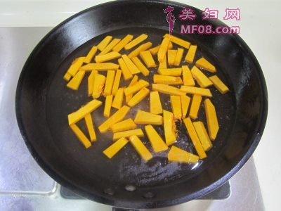 山药西芹炒南瓜怎么做好吃 家常山药西芹炒南瓜的做法