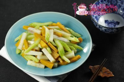 山药西芹炒南瓜怎么做好吃 家常山药西芹炒南瓜的做法