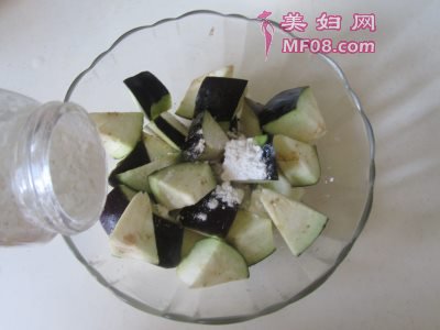 豆豉辣炒茄子土豆片怎么做 豆豉辣炒茄子土豆片的做法