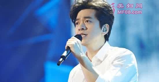 李健放飞自我大秀舞技 是要叫板罗志祥的节奏？