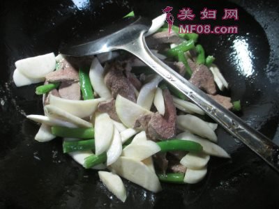 怎么做梅豆茭白炒猪肝最好吃 梅豆茭白炒猪肝怎么做好吃