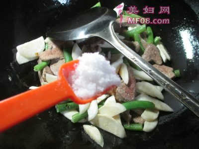 怎么做梅豆茭白炒猪肝最好吃 梅豆茭白炒猪肝怎么做好吃