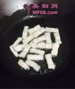 焖鱼怎么做好吃 家常焖鱼的做法