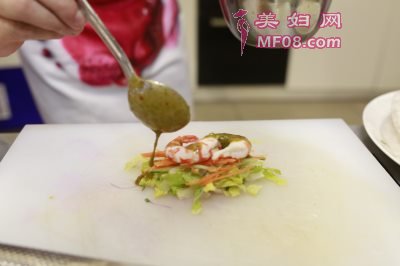 夏日越南明虾沙拉卷怎么做好吃 家常夏日越南明虾沙拉卷的做法