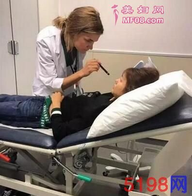40岁黄奕减肥成功颜值回春，正式告别过去！网友：与女儿好好生活！