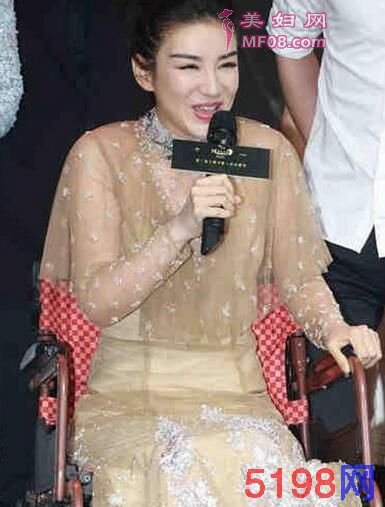 40岁黄奕减肥成功颜值回春，正式告别过去！网友：与女儿好好生活！