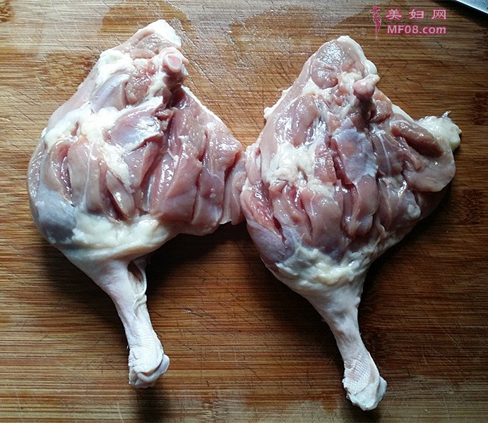 黑胡椒牛排酱烤鸭腿怎么做好吃 黑胡椒牛排酱烤鸭腿的家常做法