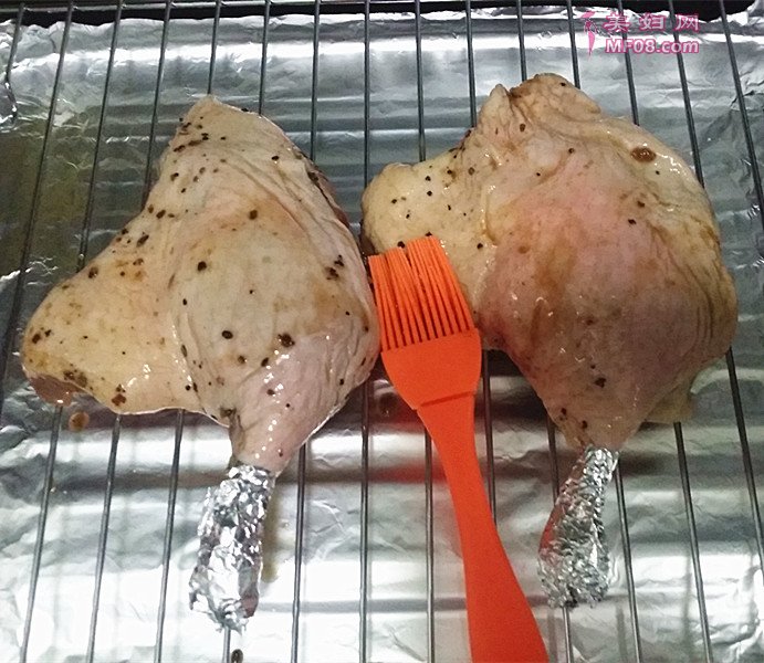黑胡椒牛排酱烤鸭腿怎么做好吃 黑胡椒牛排酱烤鸭腿的家常做法